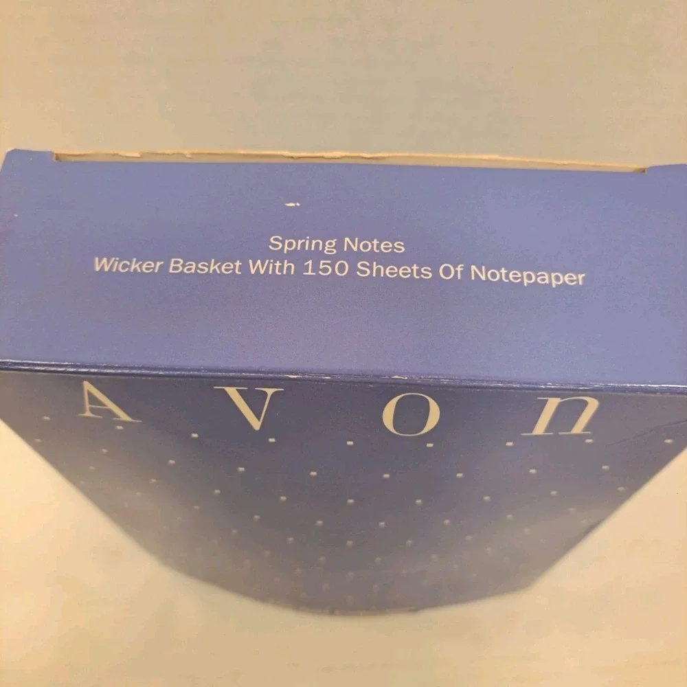 Vintage Avon Spring Notes Pink Wicker Basket Notepaper Holder NEW